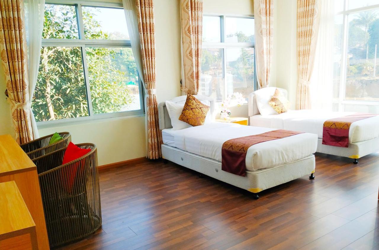Kayah Land Hotel Loikaw Buitenkant foto