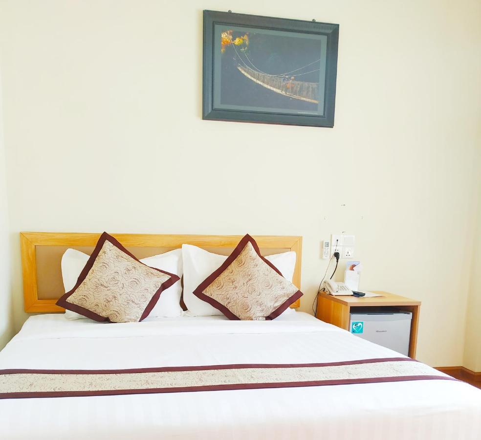 Kayah Land Hotel Loikaw Buitenkant foto